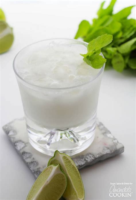 Coconut Rum Mojitos: a refreshing and tropical mojito for summertime!