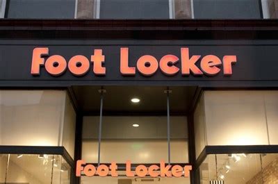 Foot Locker (NYSE:FL) Offers Mixed-Bag Earnings | PriceTargets.com