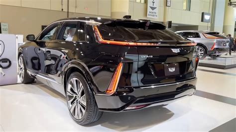 2023 Cadillac Lyriq Black Metallic Hybrid Luxury First Look - YouTube