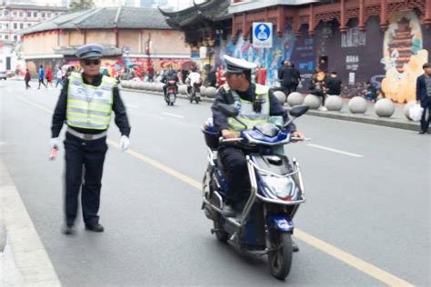 220+ Chinese Police Car Stock Photos, Pictures & Royalty-Free Images - iStock