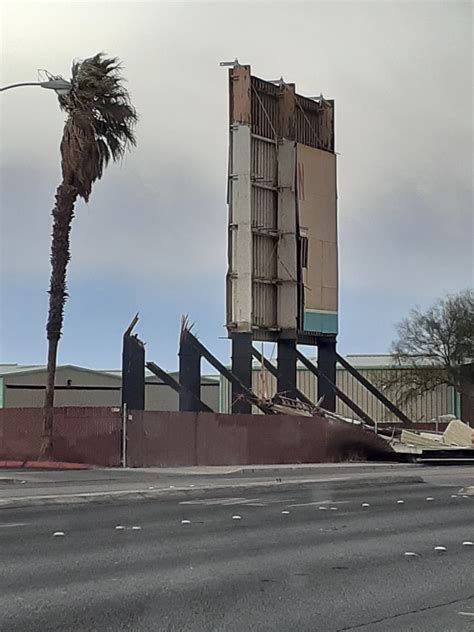 Strong winds cause damage, fallen trees as storm hits Las Vegas valley ...