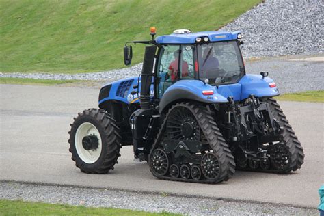 The “halftrack” tractor hits the market - Grainews