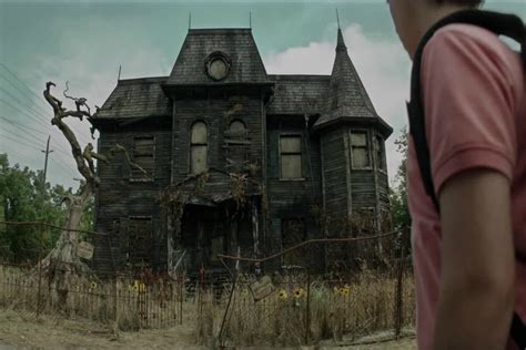 IT’s Homely Horror: What to Do with a Haunted House - Horror Movie - Horror Homeroom