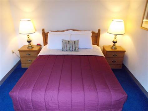 LANDMARK MOTEL (AU$126): 2022 Prices & Reviews (Clintonville, WI ...