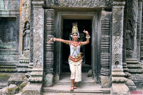 Matteo Colombo Photography | Khmer Apsara dancers posing, Angkor wat, Cambodia | Royalty Free ...