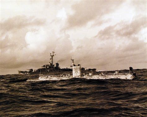 [Warship] US Navy’s bathyscaphe Trieste Just before her record dive to the bottom of the ...