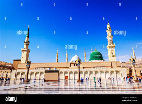 Medina saudi arabia holy city hi-res stock photography and images - Alamy