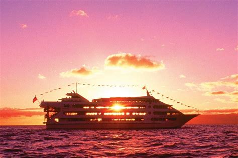 Honolulu Star Casual Sunset Cruise and Show 2024 - Oahu