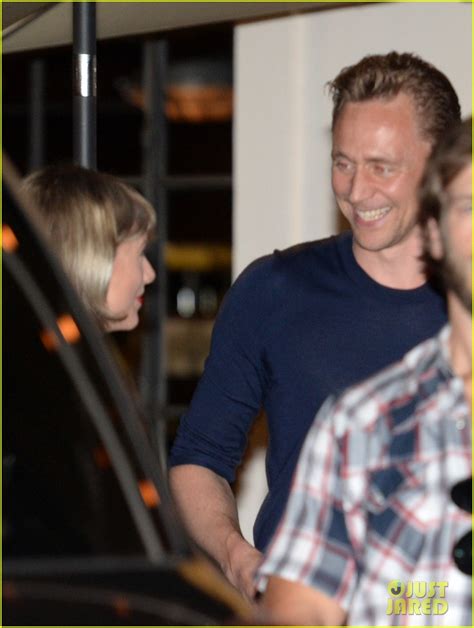 Tom Hiddleston Looks Smitten with Taylor Swift in New Date Night Photos ...