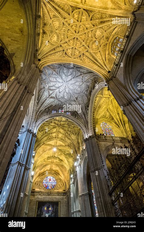 interior of Seville cathedral Stock Photo - Alamy