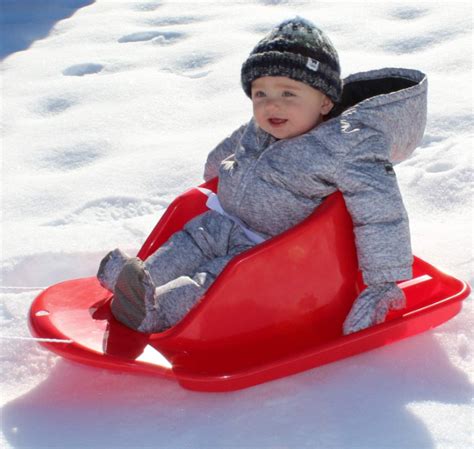 5 Best Snow Sleds for Kids - Backyard Pursuits