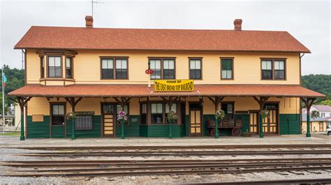 This Train Ride Will Give You The Perfect View Of Pennsylvania's Fall ...