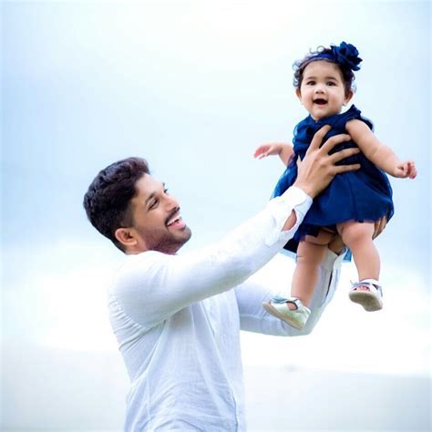 Allu Arjun Family Photos | Stylish Star, Bunny Wife Sneha Reddy and Son ...