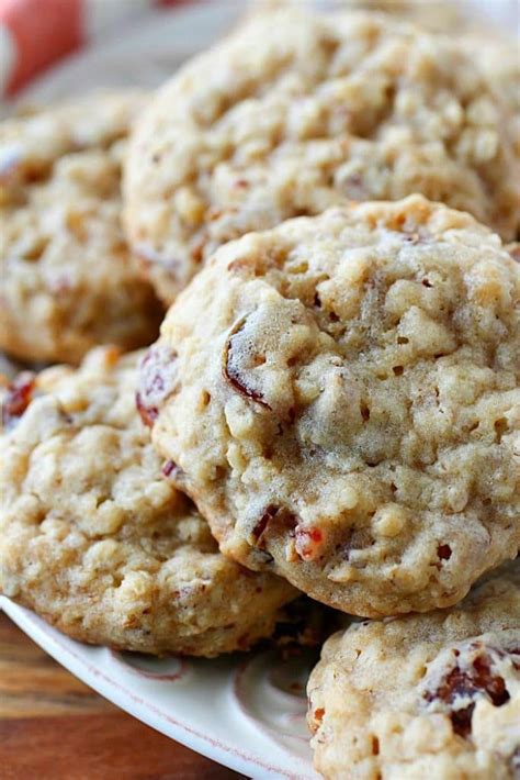 Oatmeal Date Cookies that are chewy and soft in the center but crispy ...