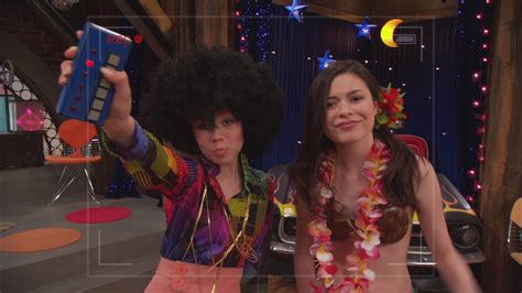 Watch iCarly Season 2 Episode 1: iSaw Him First - Full show on CBS All ...