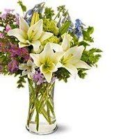 How to Make Flower Arrangements with Lilies | eHow