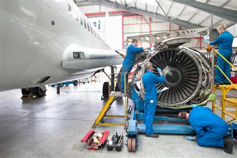 The 10 Best Schools For Becoming an Aircraft Mechanic or Avionics ...