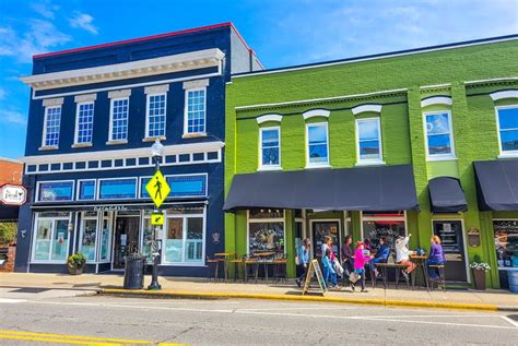 18 Cool Things To Do in Downtown Apex, NC (eat, shop, play)