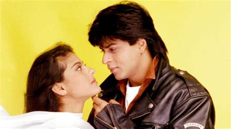 Shah Rukh Khan celebrates 1000 weeks of 'DDLJ' by shooting at Yash Raj ...