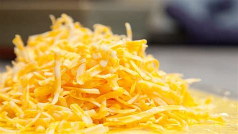 How Much Shredded or Cubed Cheese is in a Pound? - Amount and Weight