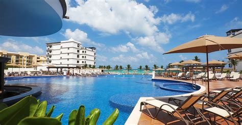 Grand Residences Riviera Cancun | Royal Reservations