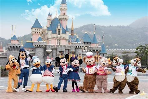 Pin by Vickie DeMallie on Disneyland Characters and Castles | Duffy the disney bear, Hong kong ...