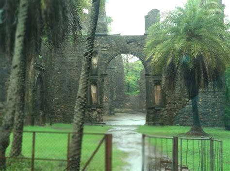 Temples, Tunnels, Churches and History (Vasai Fort) - Vasai.com