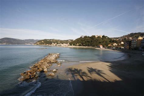 Lerici Free beach, sand - Hotel Florida