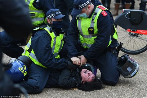 Coronavirus UK: Riot police clash with violent anti-lockdown protesters ...