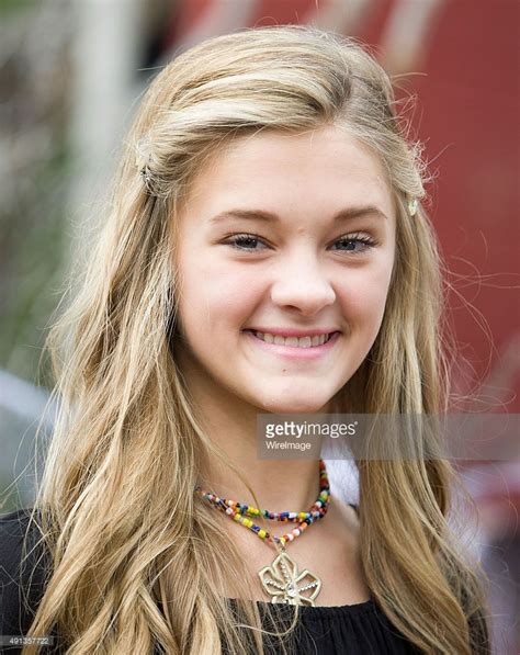 Actress Lizzy Greene attends the premiere of Sony Pictures... | Sony pictures, Actresses, Sony ...