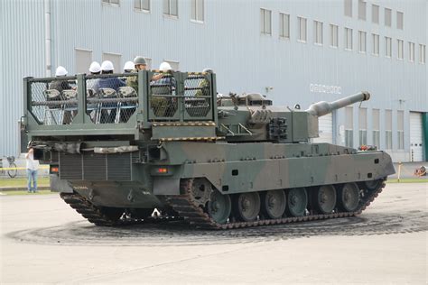 Japanese Type 10 Main Battle Tank (MBT) Debuts in Military Exercise ...