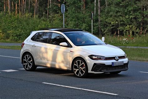 2022 Volkswagen Polo GTI Facelift Shows New Lights and Bumper in Fresh Spy Shots - autoevolution