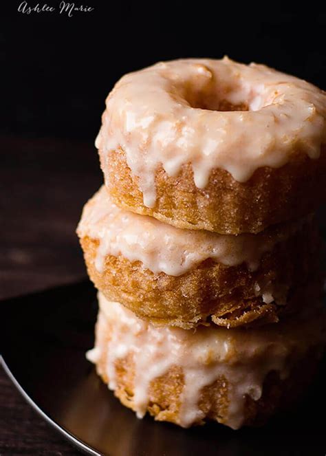 a full video tutorial and recipe for how to make your own cronuts ...