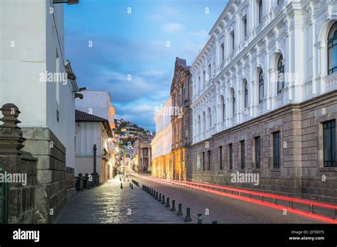 Plaza Grande in old town Quito, Ecuador at night Stock Photo - Alamy