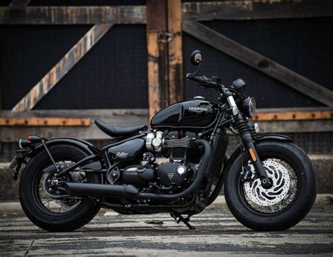 Read TRIUMPH BOBBER BLACK & SPEEDMASTER Online