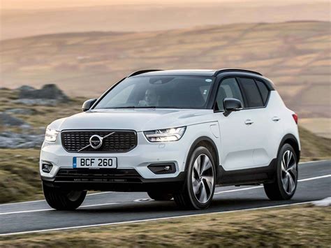 Best Small Hybrid SUV? Meet the Volvo XC40