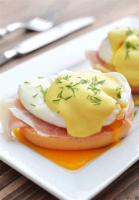 Easy Eggs Benedict Recipe - The Kitchen Magpie