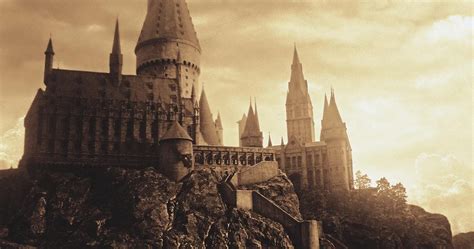 10 Weird Rules Enforced In The Hogwarts Castle