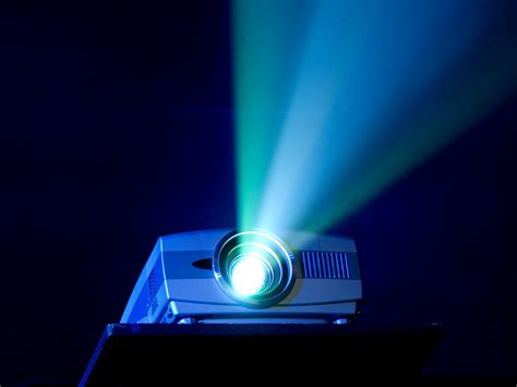 How to Buy a Projector (2023): Throw Distance, Screen Size, Mounting ...