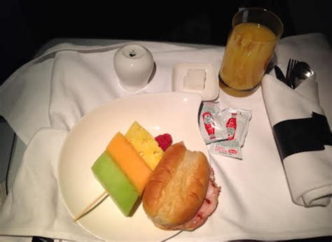 aer-lingus-business-class-review-food-breakfast - Points with a Crew