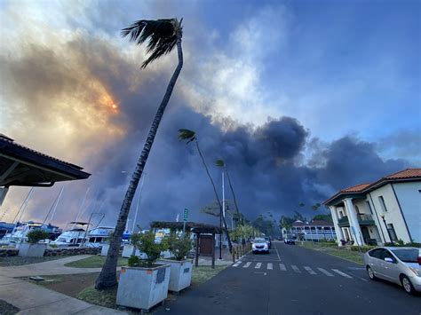Maui firefighters battling multiple blazes, including on Front Street in Lahaina : Big Island Now