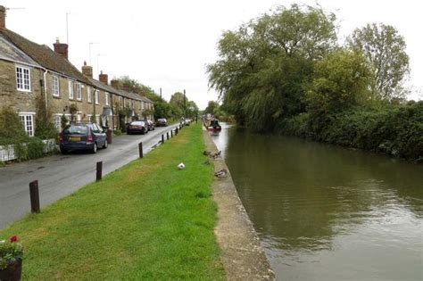 The Oxford Canal by Canal Road © Steve Daniels :: Geograph Britain and Ireland