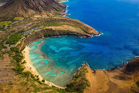 Hanauma Bay: A Marine Jewel Rising from an Ancient Crater - Hawaii Hotels