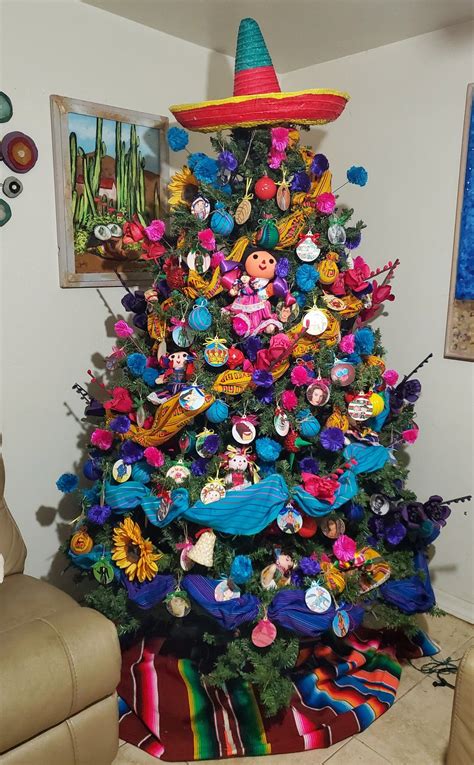 Mexican Christmas Tree | Navidad mexicana, Manualidades navideñas, Ideas para arboles de navidad