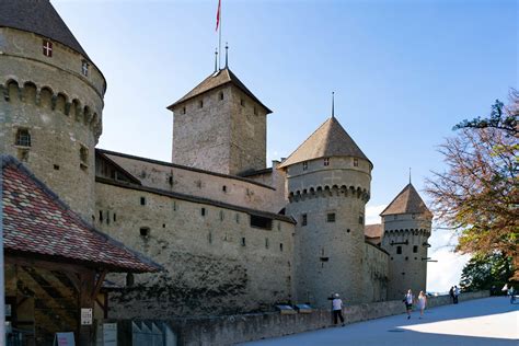 Chillon Castle: History, General Info & More - SwitzerLanding