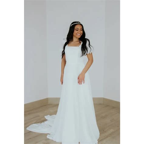 Share 104+ christian wedding gown kerala best - camera.edu.vn