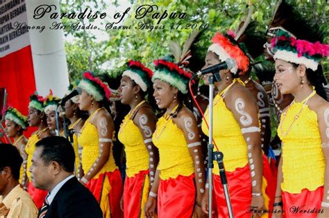 Cultural Uniqueness Papua Papua, Paradise, Culture, Dance, Fashion, Dancing, Moda, Fashion ...