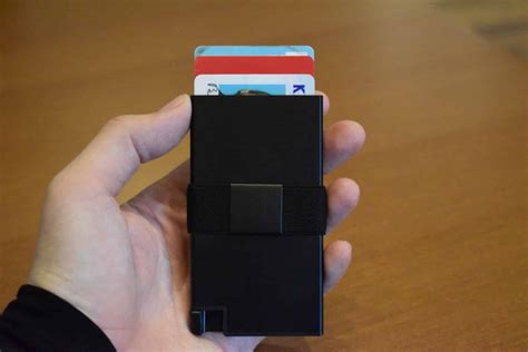 Ekster Wallet Review (Hands-On) | GearMoose