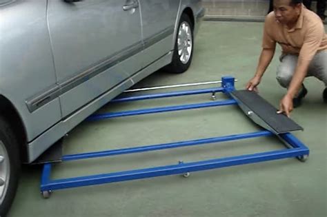 This Mini Car Lift Works Great in Any Garage - alt_driver