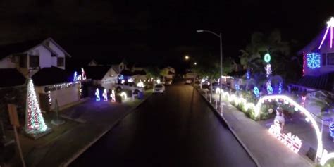 Hawaii Neighborhood Synchronizes Christmas Lights And The Results Are ...